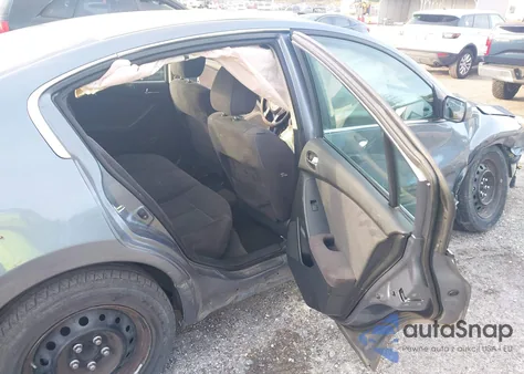 2011 Nissan Altima 2.5 S z USA, uszkodzony, nr VIN 1N4AL2AP0BN463612